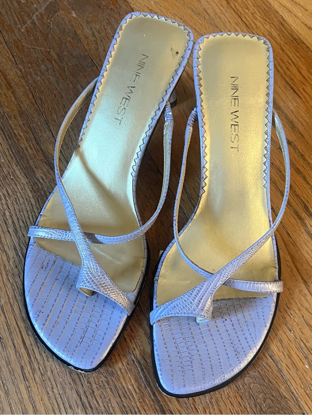 Nine West purple embossed leather toe loop sandal heels